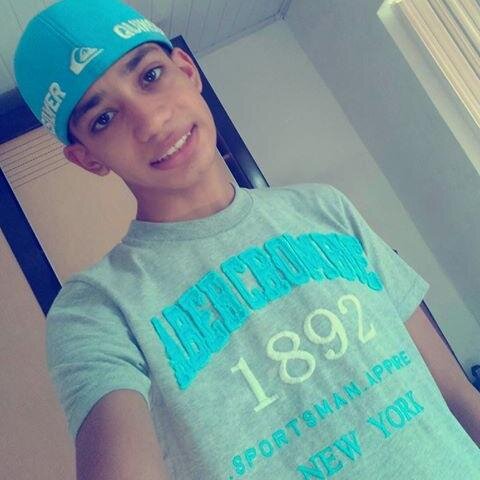 Solteiro, 17 anos e Vamo q Vamo rs
Whats--  967477595