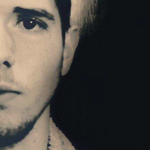 Albertocompo's profile picture. Joven músico adicto a las emociones fuertes. Compositor. Pianista o intento de, y profesor particular.