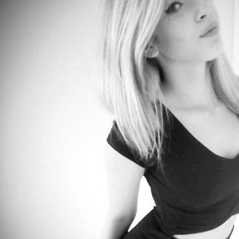 alessiaclapham's profile picture. 