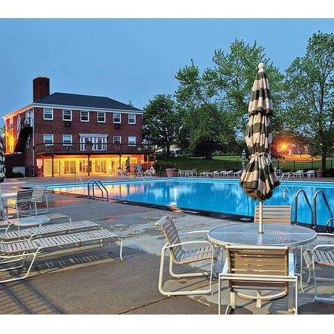 Affordable 1, 2 or 3 Bedroom apartments with community amenities. Enjoy our Pools or Meadow Views, private patios and more. Contact us today 248-471-6800.