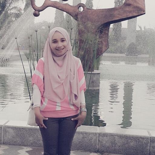 ratihtiih's profile picture. 