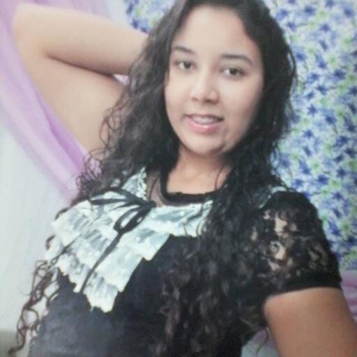 A мєŋiŋα dσ sσяяisσ siŋcєяσ, αquєłα gαяσтα fєłiz
  que acredite ki uм diα sєus soиhos sєrão rєαlizαdos por Deus ♪ Love you God !