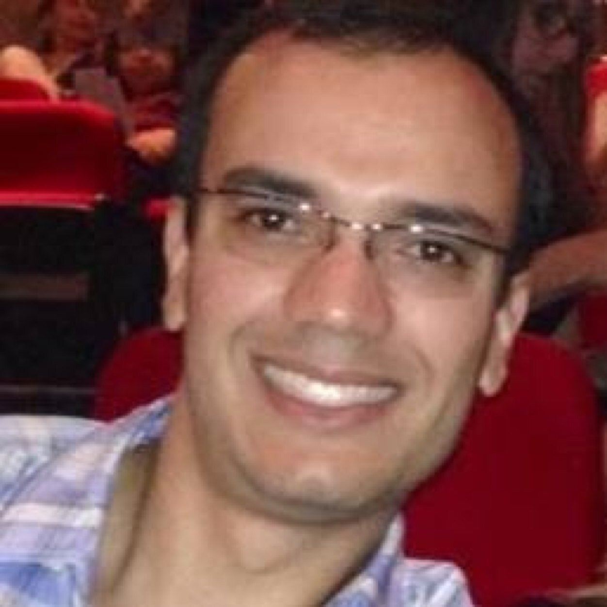 Administrador de Empresas, Tecnólogo em Informática.