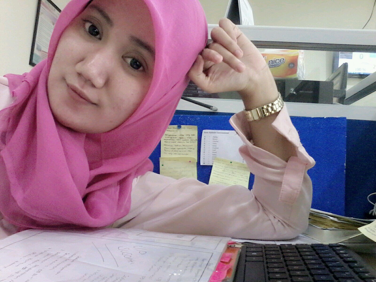 Hai I'm pharmacist :) . Ga usah stalking gitu deh, follow aj dulu. Syp tau kan kita jodoh :D . Skype : ellasusanti1 Line : ellassnti Path : ella susann :)