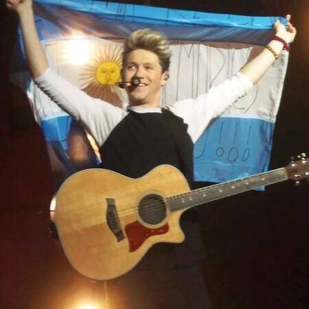 Sue;o Cumplido!! ;D OMG No Lo Puedo Creer Que Los Vi @onedirection You Are My Life!! I Love Youu!!