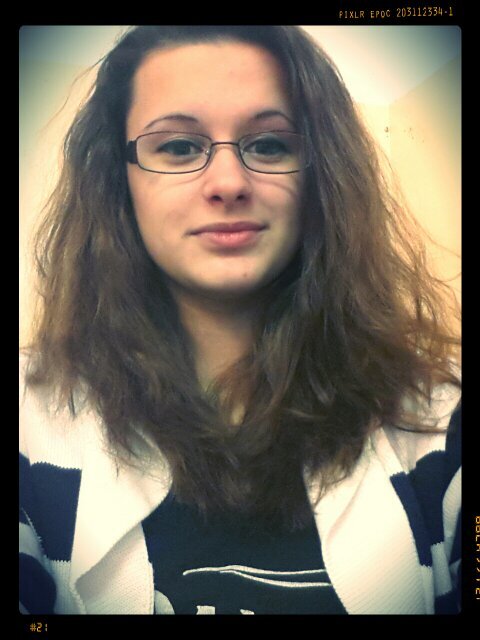 I'm 15 years old . Obsessed to Divergent, TMI, TID and Supernatural ! :D xx.