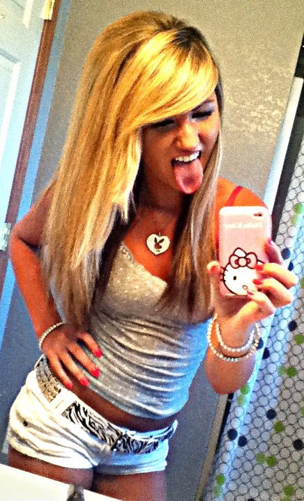 bstephanie96's profile picture. 