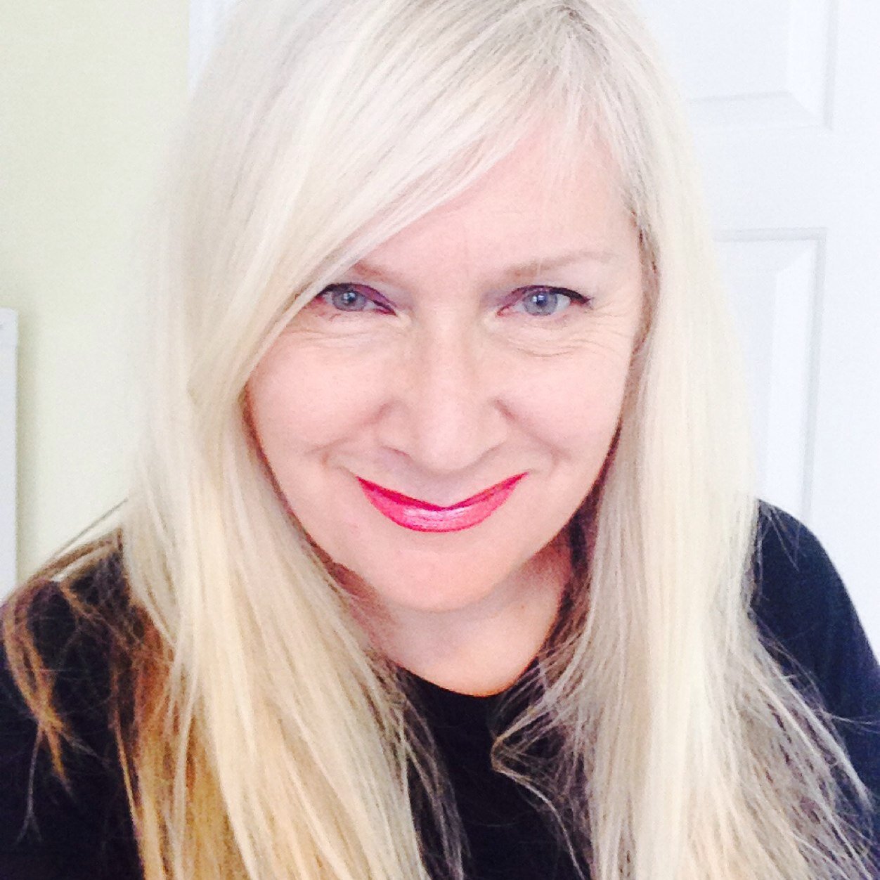 DaisiDaisiBride's profile picture. Couture Designer in the South Cambs area, creating unique gowns for brides with consultations from the beautiful South Farm. New collection launched New Year