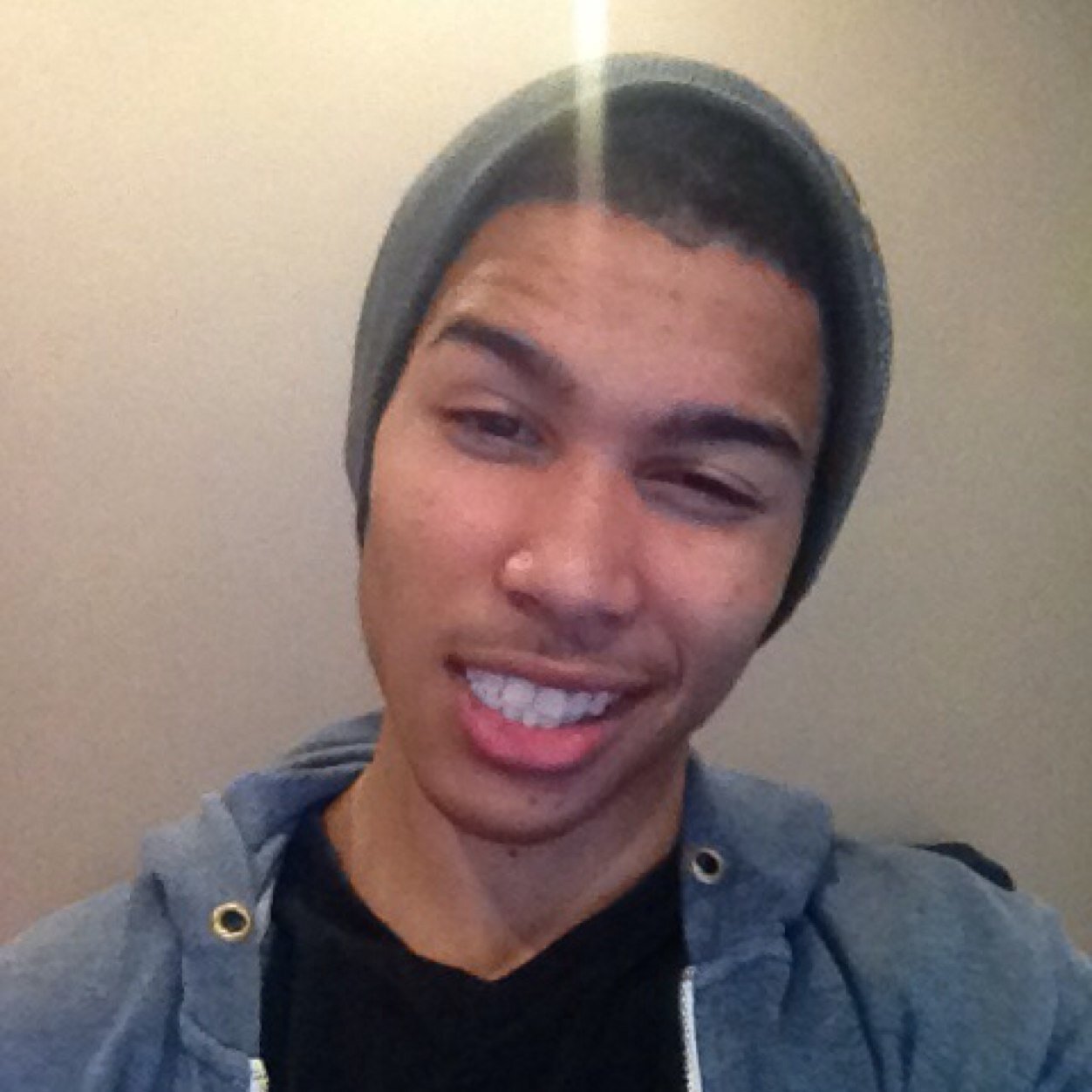JKhenna, Real name : Jamel Youngsam. Im looking to start a career in music. I sing acoustic covers and my own songs :), enjoy