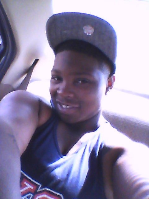 fuck a fake friend wea ya real friends @ #2liveeee