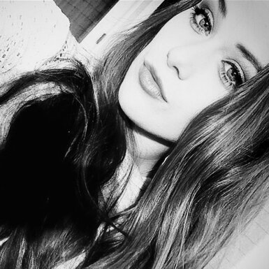 Forse non basterebbe solo guardare fuori e sperare, ma guardarsi dentro e ricominciare.