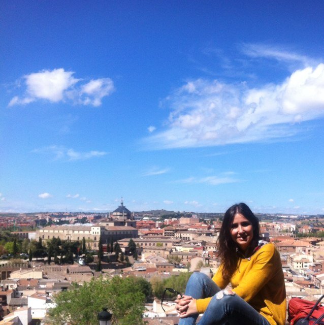 Diplomada en Turismo, Licenciada en Ciencias del Trabajo y Máster en Dirección y Planificación de Empresas en la UV
