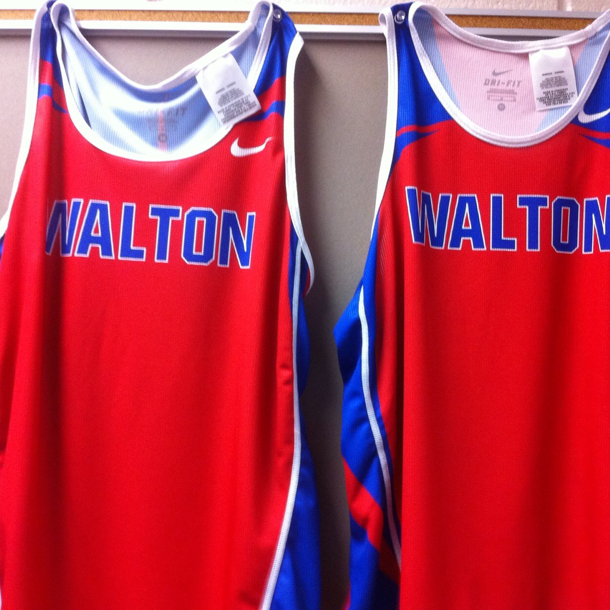 The official account of Walton High School Cross Country and Track & Field. Rip 'em up, tear 'em up, give 'em hell Raiders!