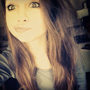 coucou voici un compte danaemakeup vous y trouverez des tuto astuces beauté makeup mode ect... n'esitez pas a me suivre ♥✴