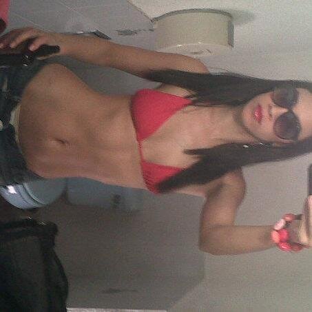 Apoyando a la mas simpatika @02yami en calle7 
         #EkipoRojo