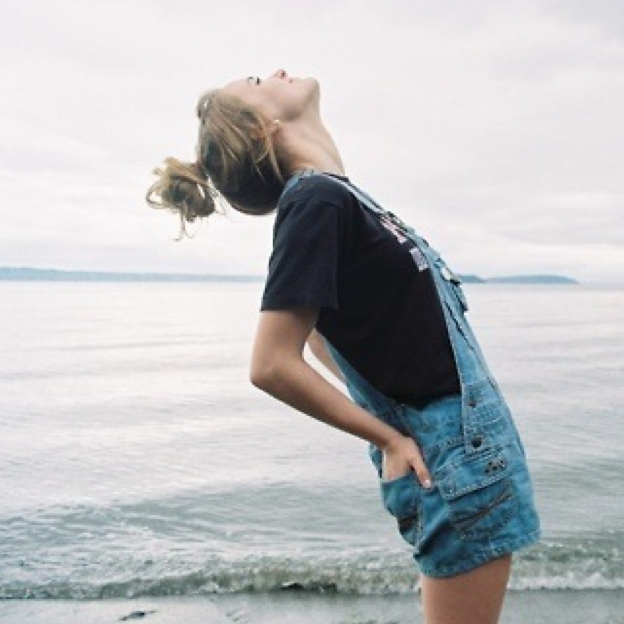 TitaniumRaghad's profile picture. Hello. Raghad Arar, batman's wife. Just skipping through life. Books, coffee and breakfast. Capricorn ♑️