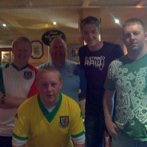 dewi712's profile picture. @cymru,ffrainc 2016,qatar,  @Sionwhughes @Richardwyn @Ianwynhughes4 osian wyn,Alffi wyn,mared eflyn, nell angharad a cai,elis,guto owain euros ywain ❤️