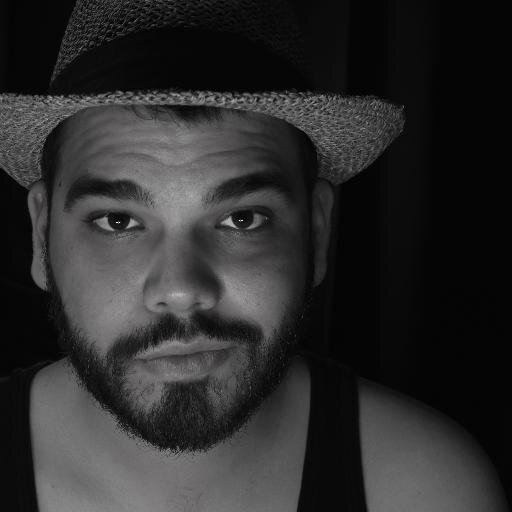 JeanGabRioux's profile picture. Développeur Web, fan de hockey,de politique et de cravate