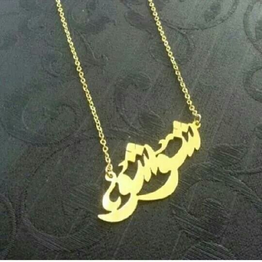 [انا متناقضه مزاجيه يستهويني الهدوء والكبرياء لذا رويدآ رويدا ولا تتضجروا من انثى يداعبها المزاج...!]
