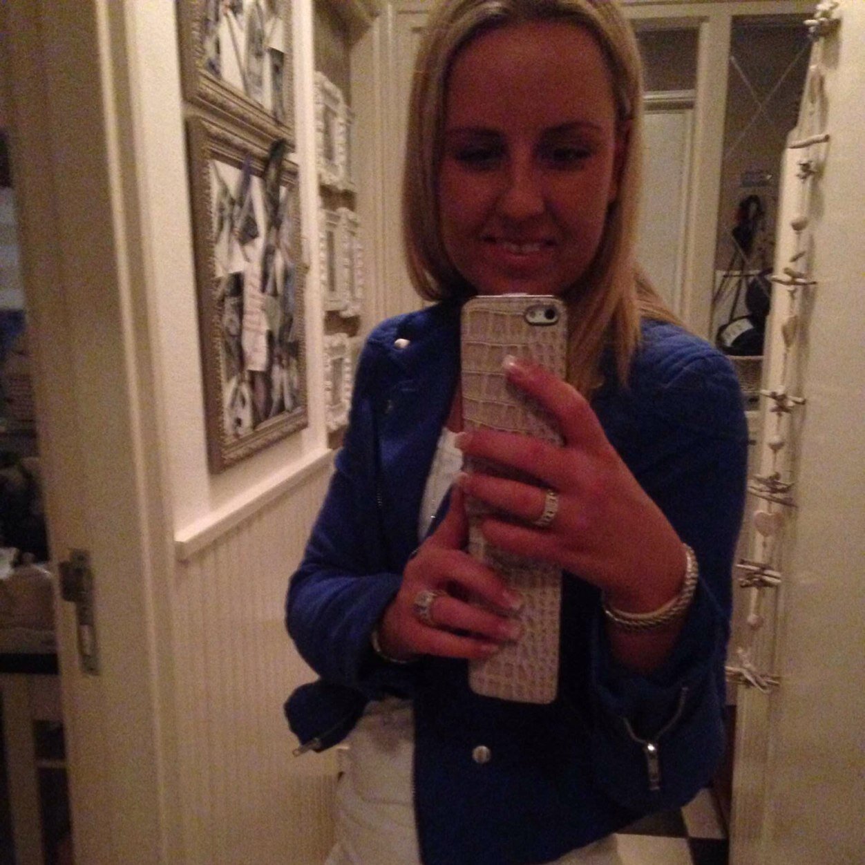 deesnien's profile picture. 