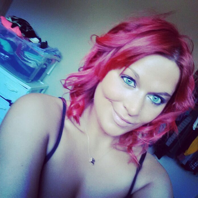 ambersharpski's profile picture. Cause I'm happy :)