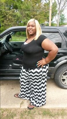 i am 5'8 n 1/2 long hair, cute smile, nice personality, fun, loving, caring, sweet, and doesnt take any BS
