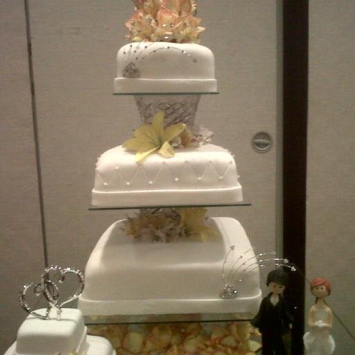 Elaboramos Tortas para bodas, fiestas infantiles y cualquier evento social. Estamos en Los Naranjos del Cafetal