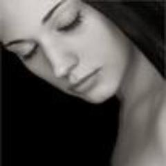متذوقه للأدب والفن وعاشقه للسلام والمحبّه
