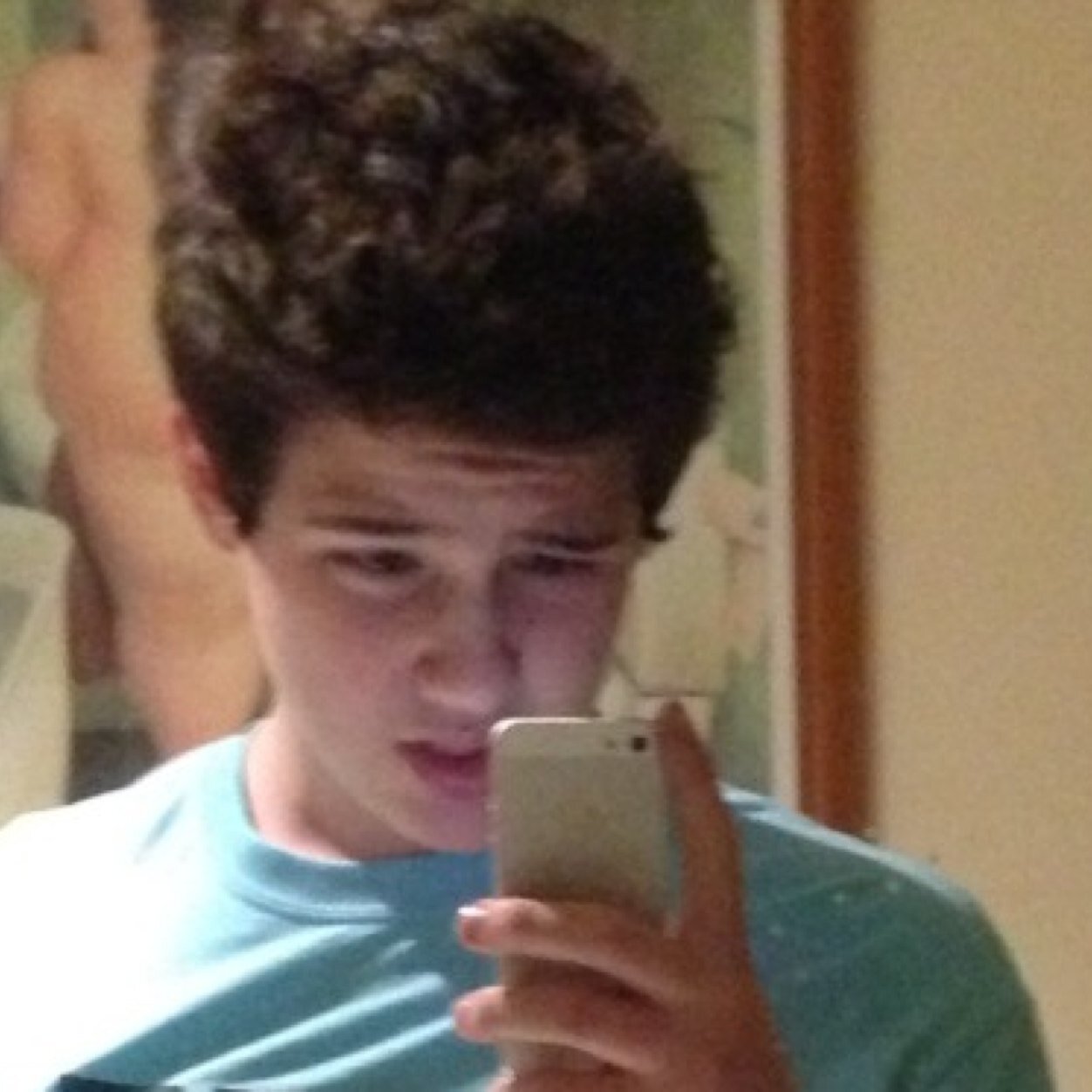 ElliotFoster's profile picture. I eat pot noodles with a spoon