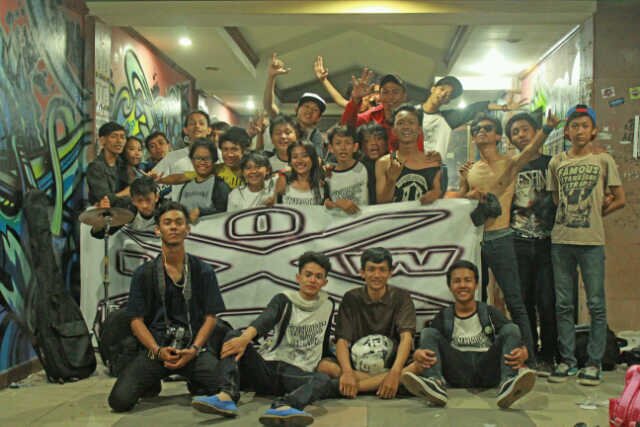 Management Band Since 2010 || @LongDurations & @Glassestoread || let's to the party with LowFat Family || Cp: 27655B90 @Dhikaap_