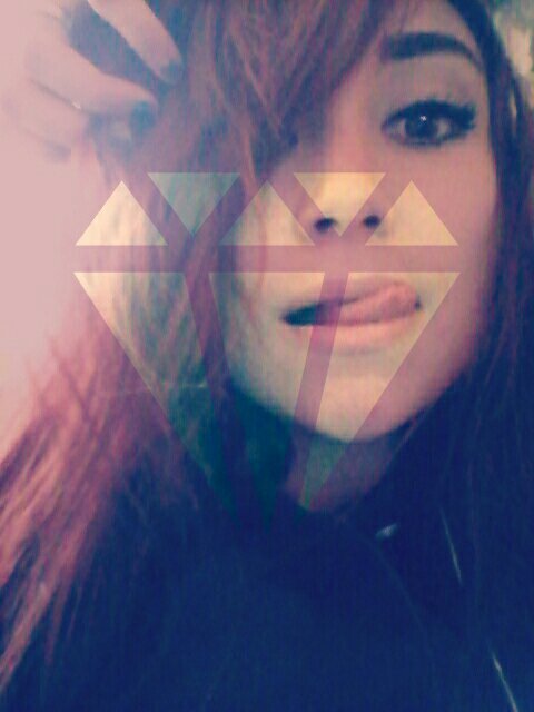 amo a @justinbieber y a @ddlovato por ser un ejemplo,porque apesar de todo siempre miran para enfrente y no se dejan caer♥