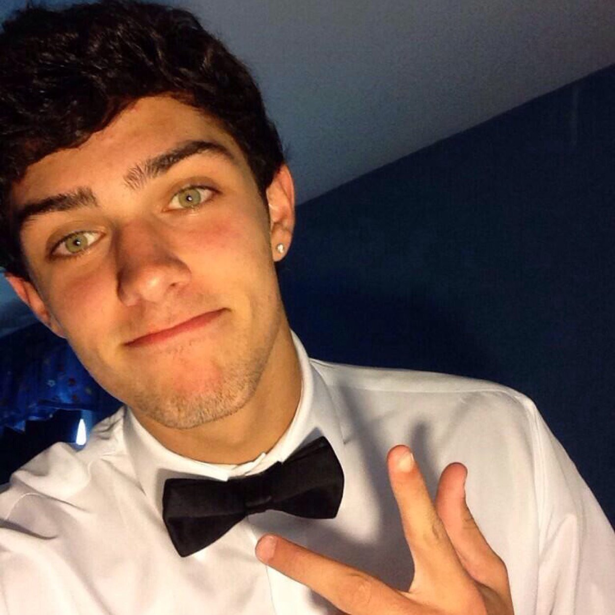 tbhstevekells's profile picture. im steve and i like booty grabbin'