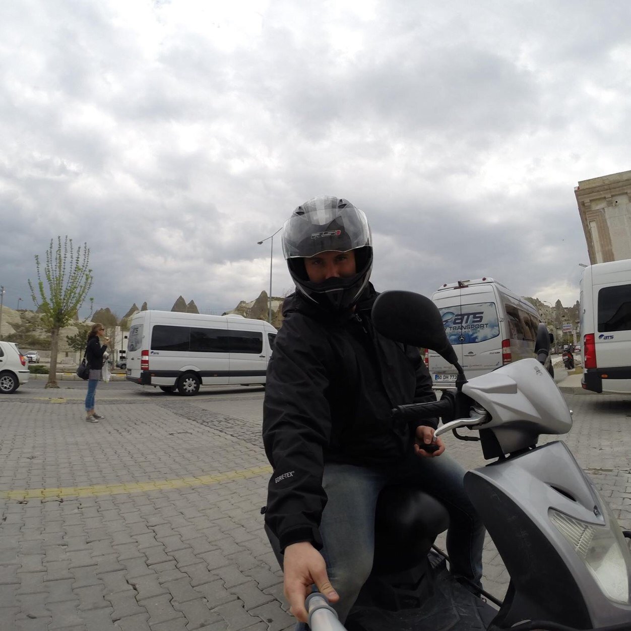 ItsTheReal_Joe's profile picture. Cali roots | OR State Alum | Dual Citizenship   | English teacher in Spain  | Living in Leon! 

Heart is in europe - will never stop traveling