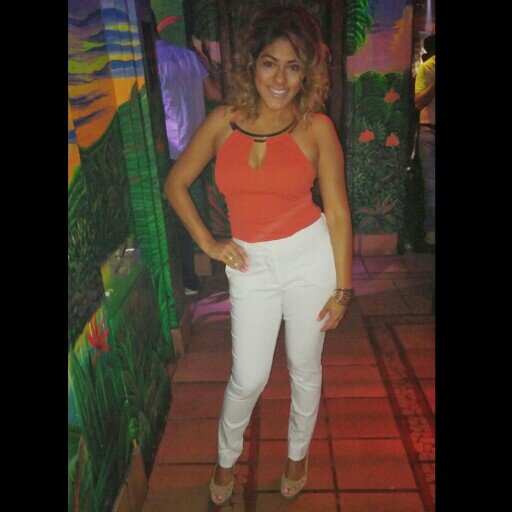 vrodancer's profile picture. Women are beautiful..I just make it obvious! (color/cut/style)

* I run with scissors
* Musica 
* Familia.. lo mejor en la vida!