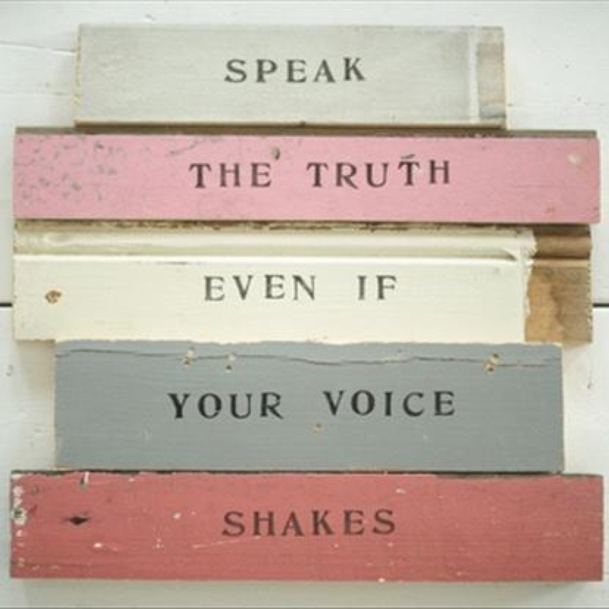 Quotes2livby_'s profile picture. 