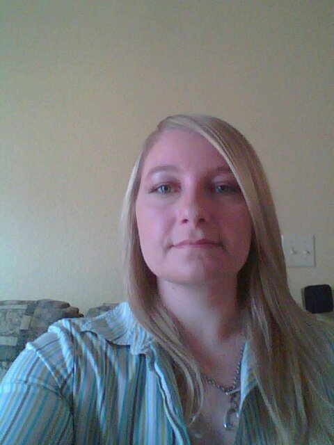 19DeltaGal's profile picture. Wife, Student, Mom