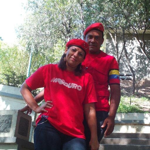 Bolivariano anti imperialista Soldado de la Revolución y sobre todo CHAVISTA