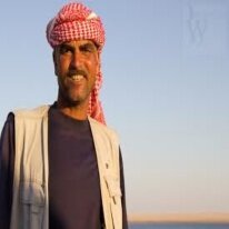 طالبة جآمعية تحبالضحك و الفرفشه =