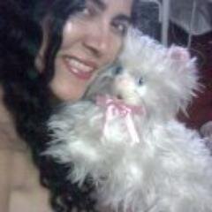 Sou uma mulher do futuro, moderna, nao tenho medo de nada, vivo hoje como se fosse o ultimo dia, tenho profundo conhecimento do que  `e o ser humano...