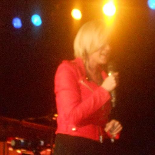 My famous stars are kellie pickler. selena. gomez justin. bieber taylor.swift billy. courtion  unckler. cracker  love them