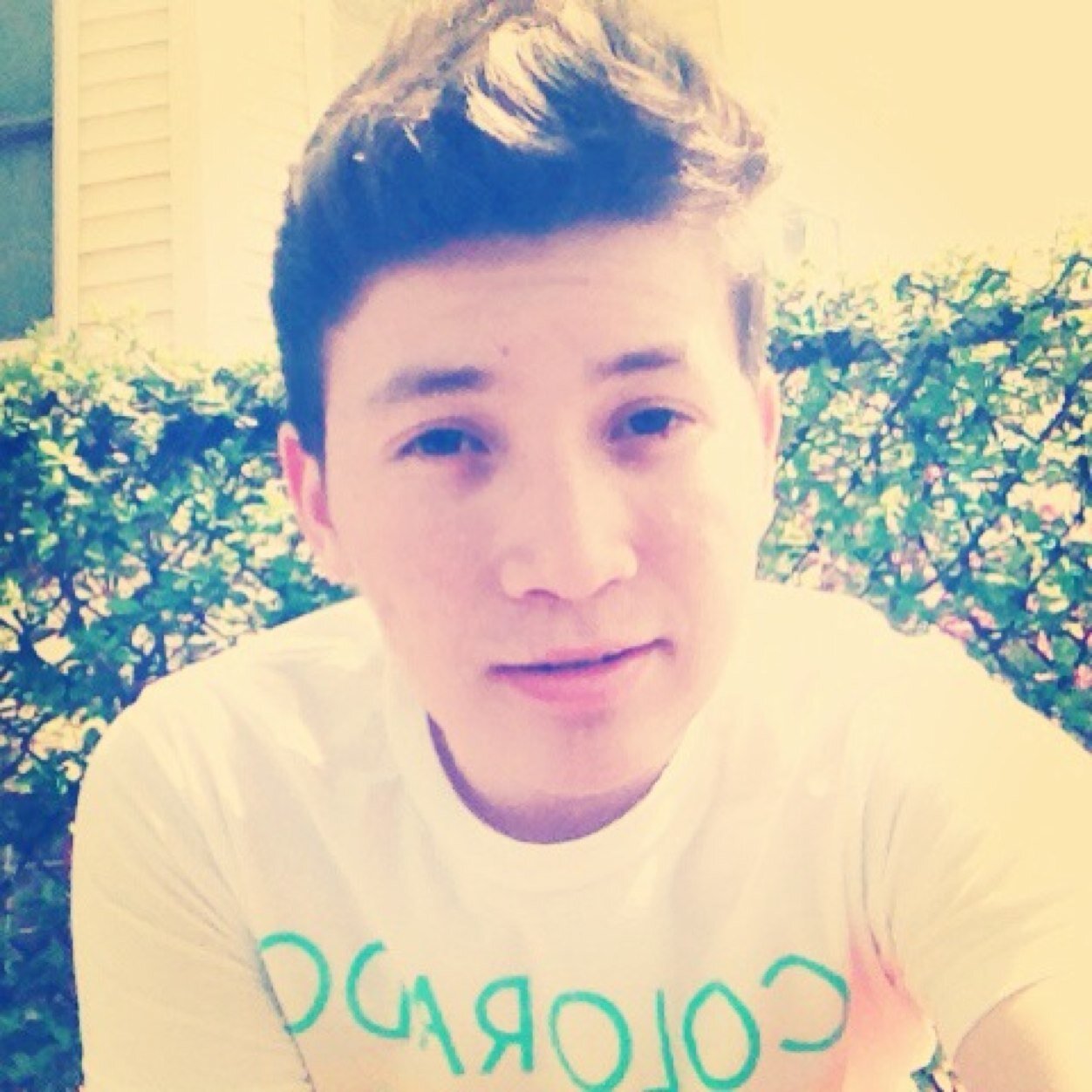 Hola 
Soy de las personas que si me hablan hablo,si me Sonrien Sonrio, si son buenos sere bueno!
Luis Maravilla Facebook , Luiischacon Snapchat