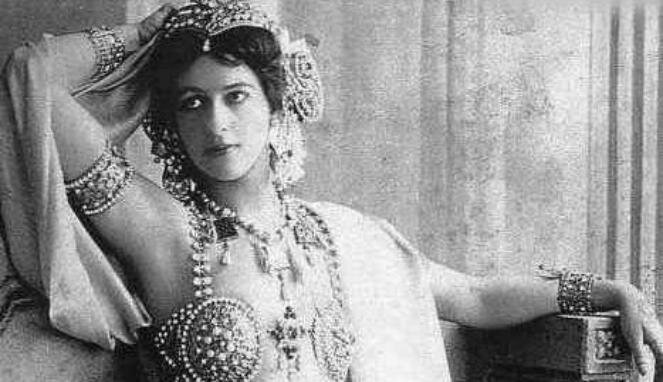 Developing a documentary focusing on new insights and information about Mata Hari; her life as an exotic dancer, courtesan, and spy. Double agent or not?