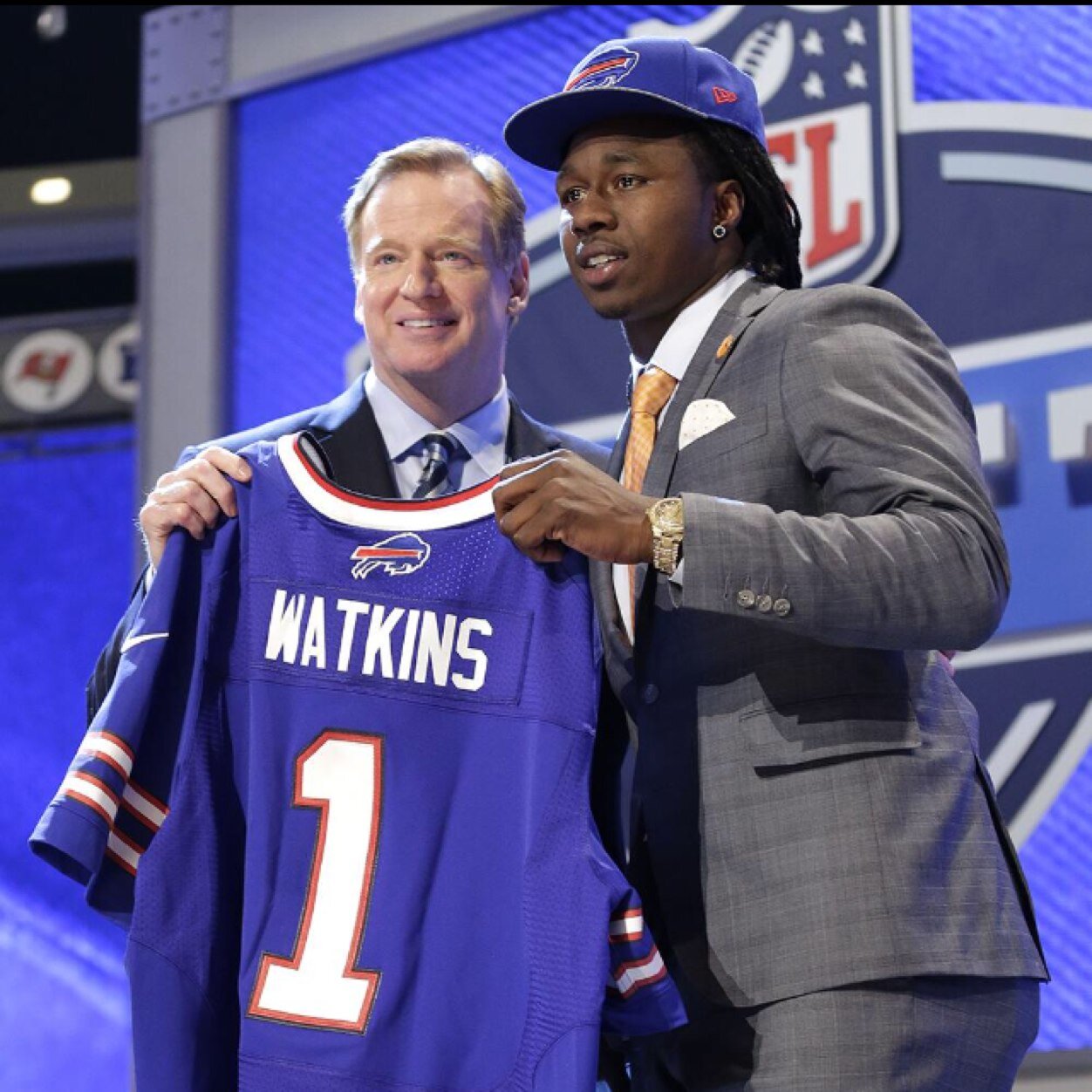 WR for the BILLS! Former Wr at Clemson , Future Nfl Star. Beckham Jr and Mike Evans are my Bitchez! #FML #SadlyInTheBillMafia #TeamAdidas