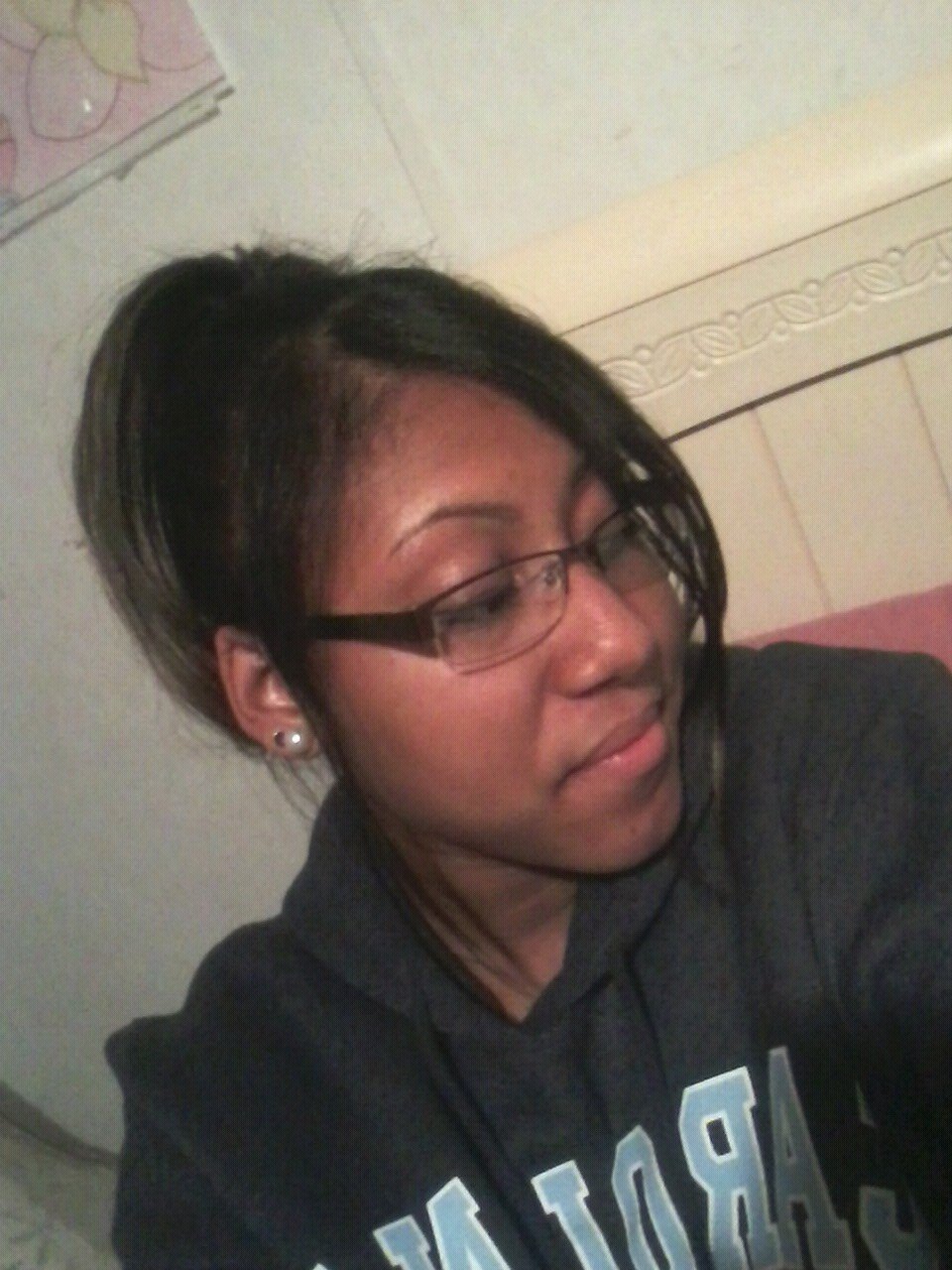 iim datt chick datt'll keep u interested && keep u alwayz guessin! :)love 2 laugh && enjoy mii surroundings...??
