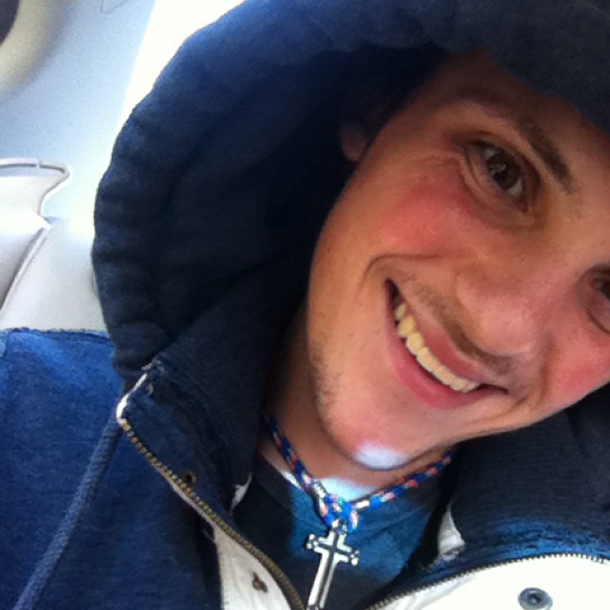 Im SINGLE. And 17 i love hunting and fishing but most of all mudding!!! I played piano and guitar.. Kik: jason_mcghen snapchat: j_man110 and insta: jasonmcghen