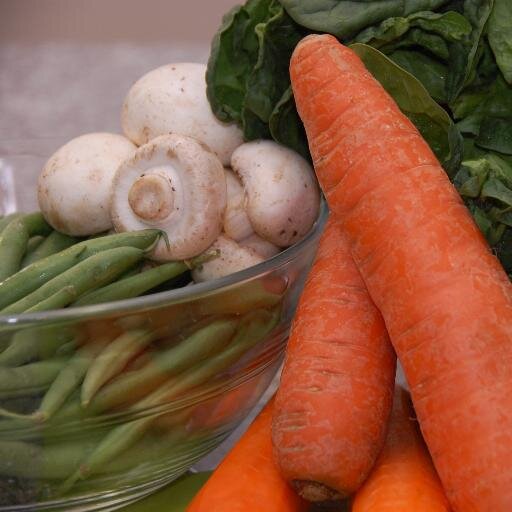 Howard County-ite who enjoys eating and cooking fresh food. My blog endeavors to help others learn to cook without relying on recipes. Cook Instinctively!