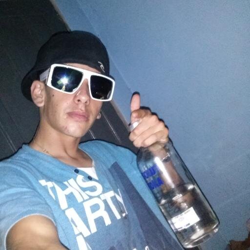 (=   Simpatico,As Vezes Chato Pra Kralho,Sou Mto Romantico *-* U,u