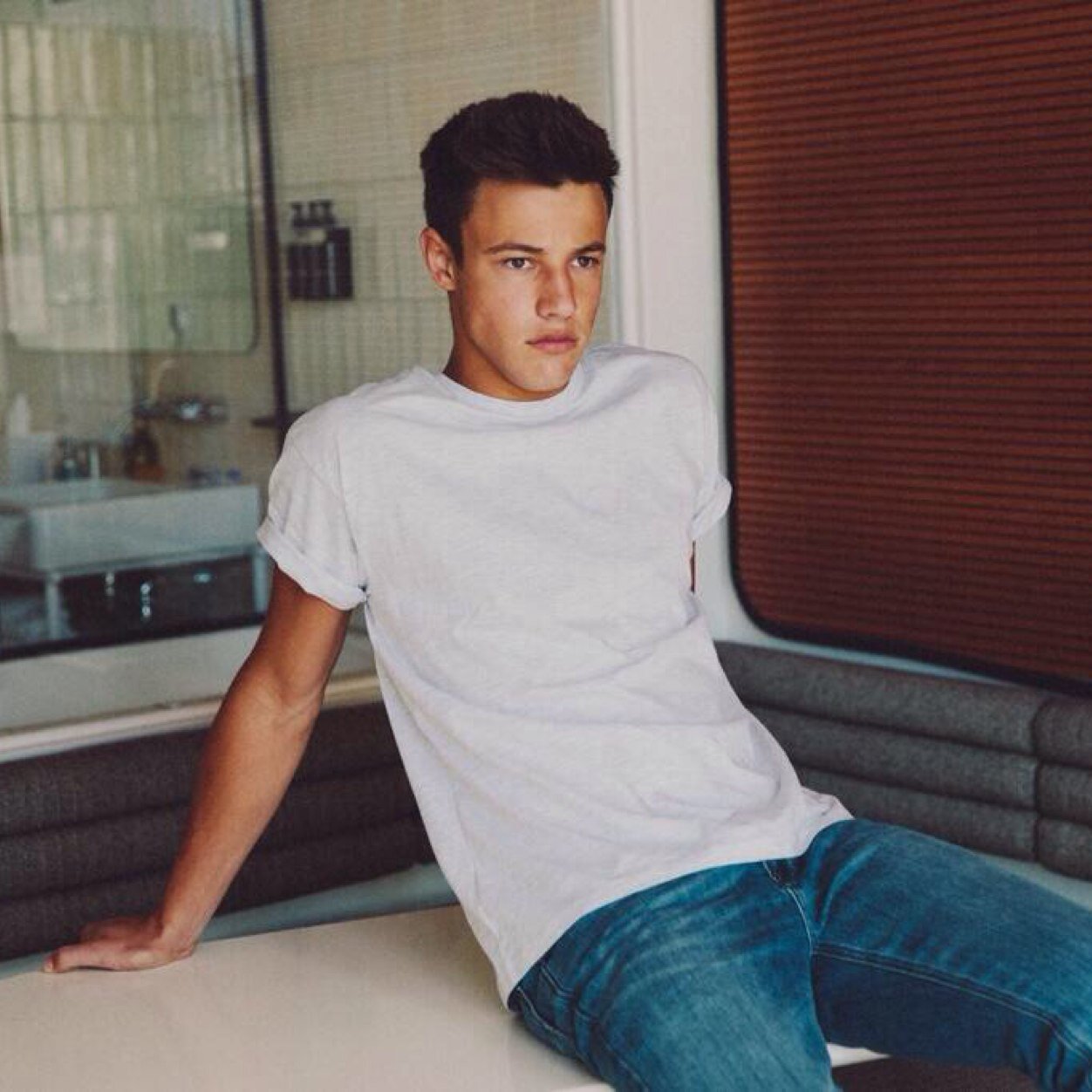 help me get to my goal of cameron dallas following and messaging me♡