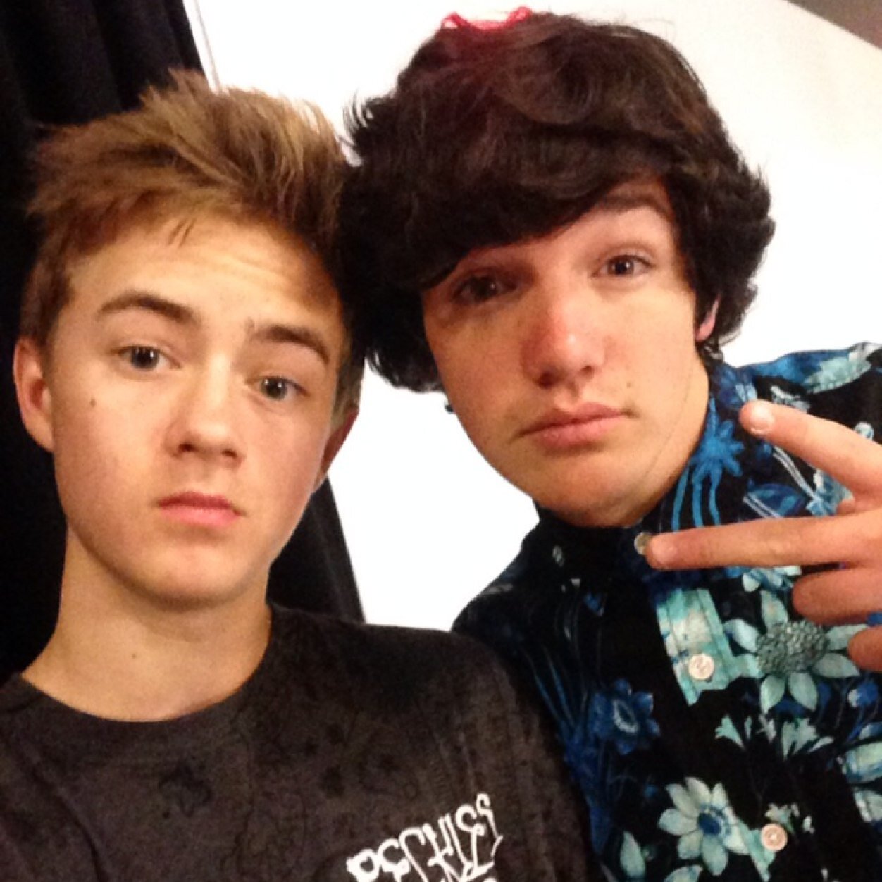 follow @okayaaronn bc she gave you a free follow