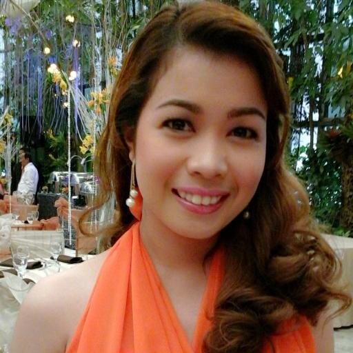 simply mE, simply -jHe-

Im unique and imperfect. .
I love GOD. .
I love my Family. .
I love my friends. .